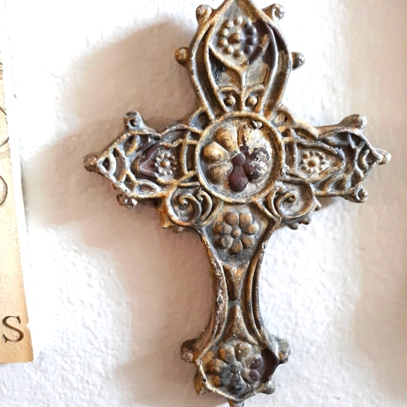 ARTISAN CERAMIC DISTRESSED WALL CROSS NEW! - Picture 1 of 4
